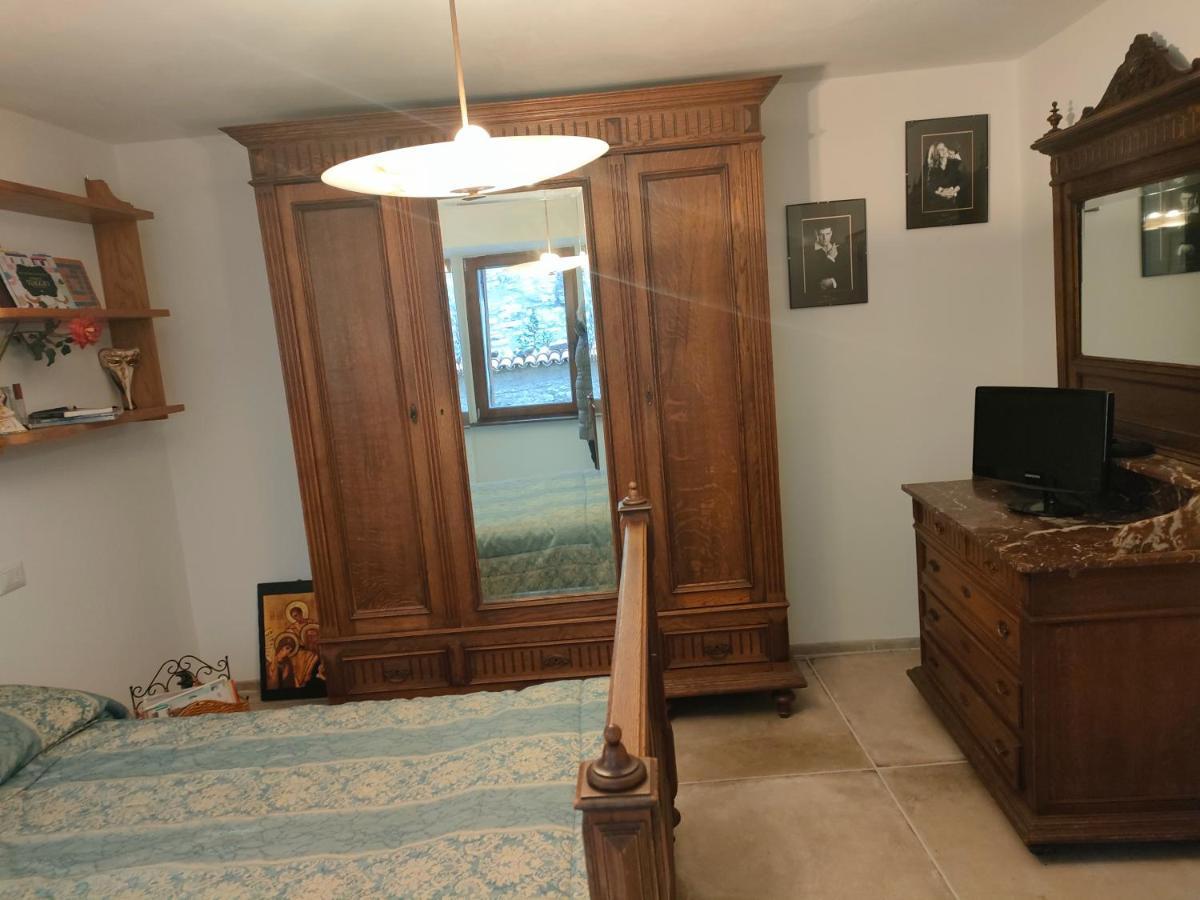 Raphael House Bed and Breakfast Gubbio Esterno foto